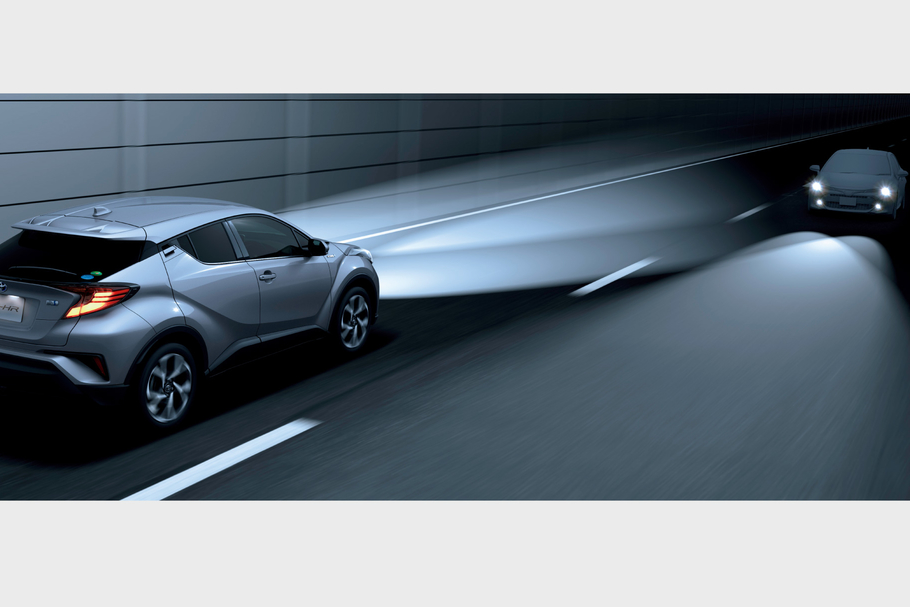 c-hr_top_img26