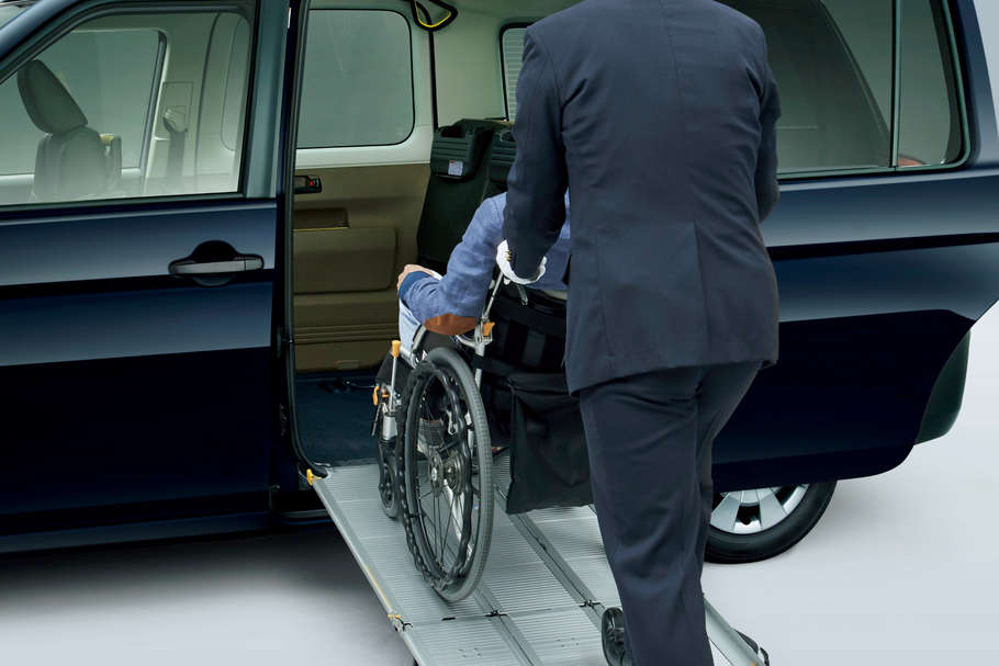 車いす乗車(乗車中)