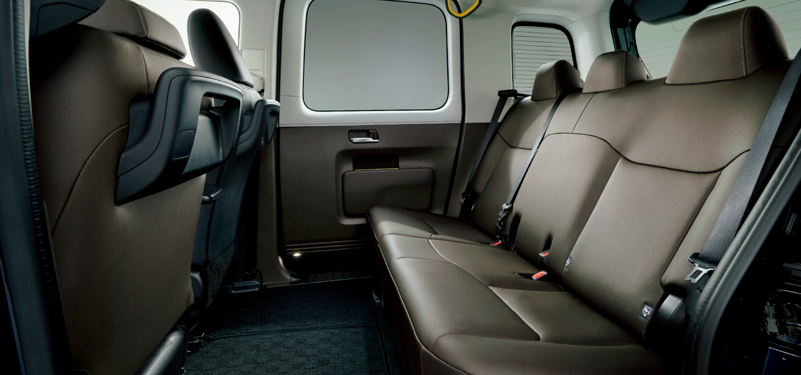 ジャパンタクシー｜室内・インテリア | OKINAWA TOYOTA