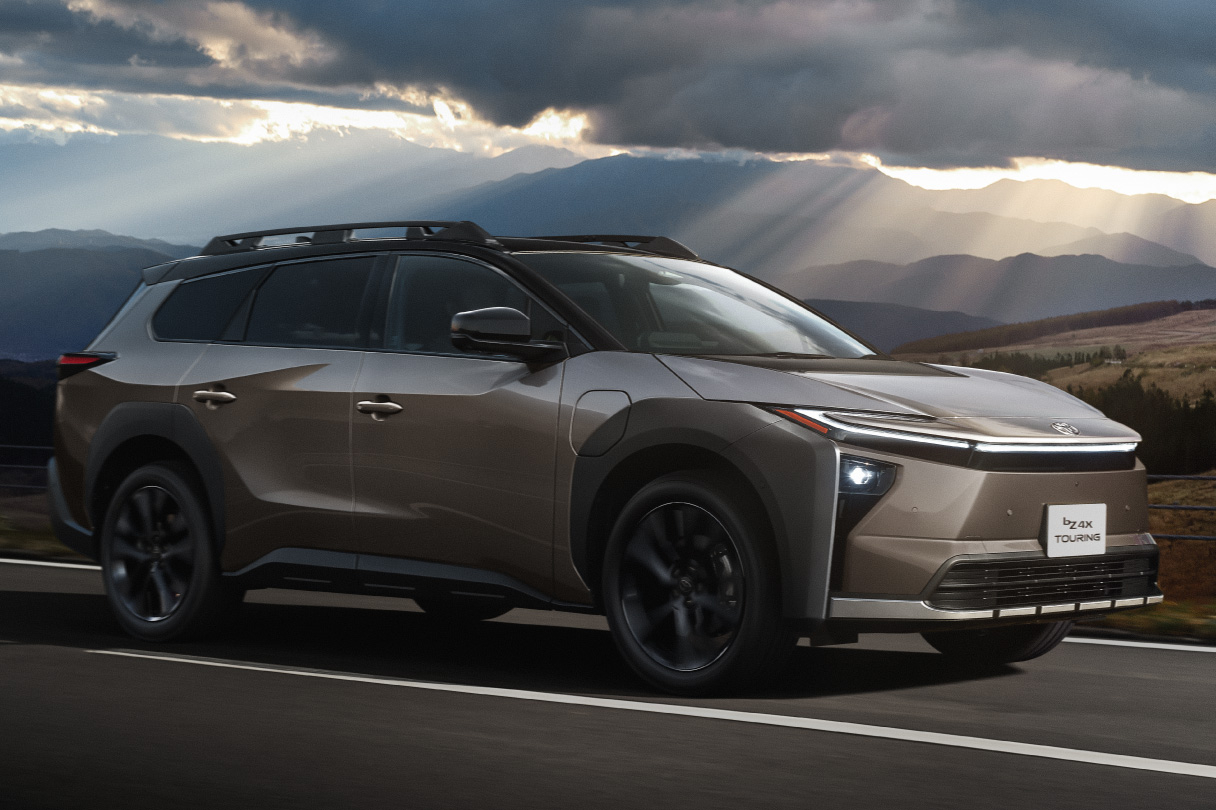 bz4xtouring_top_img03