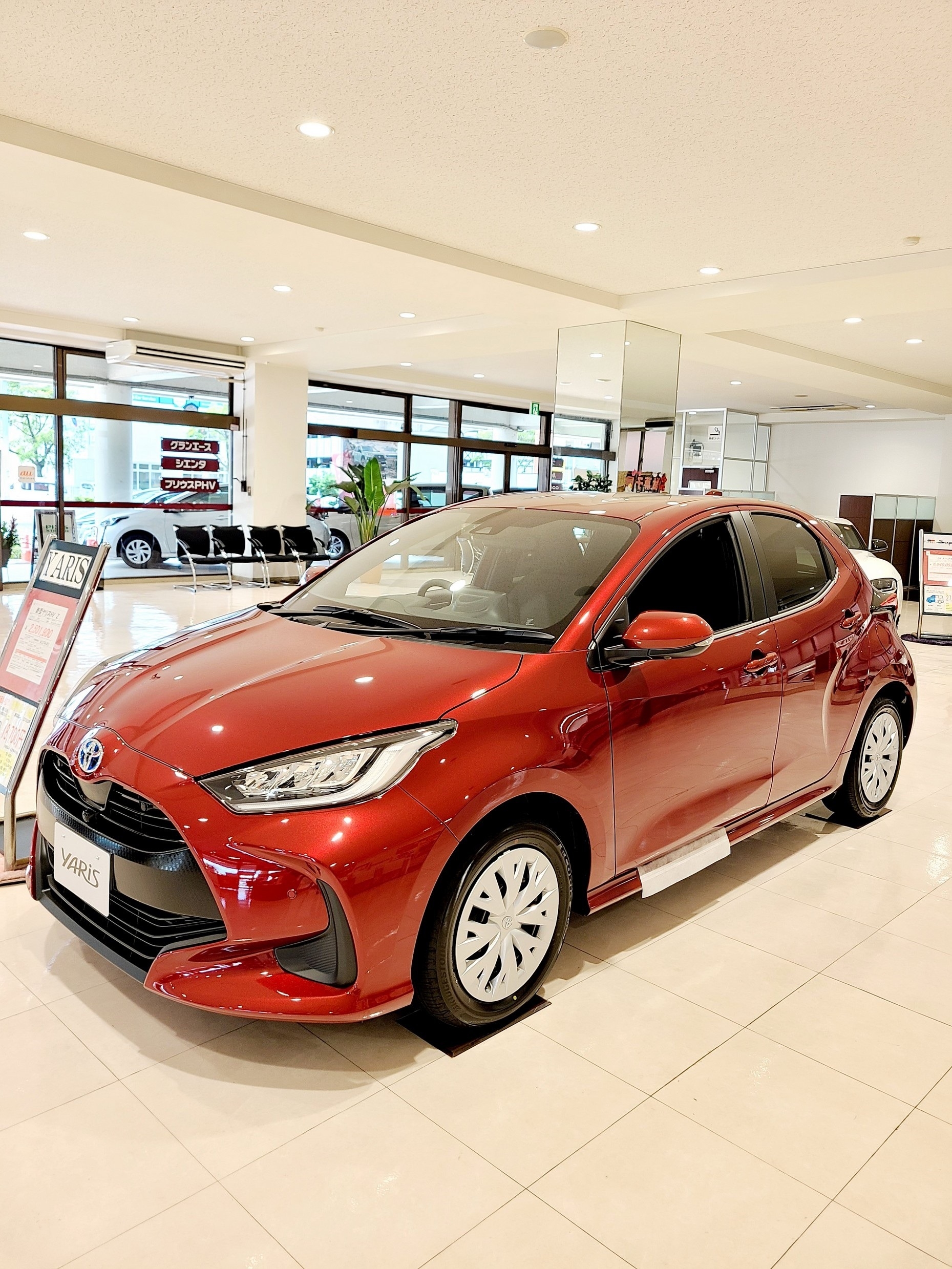 ヤリス☆展示車☆試乗車