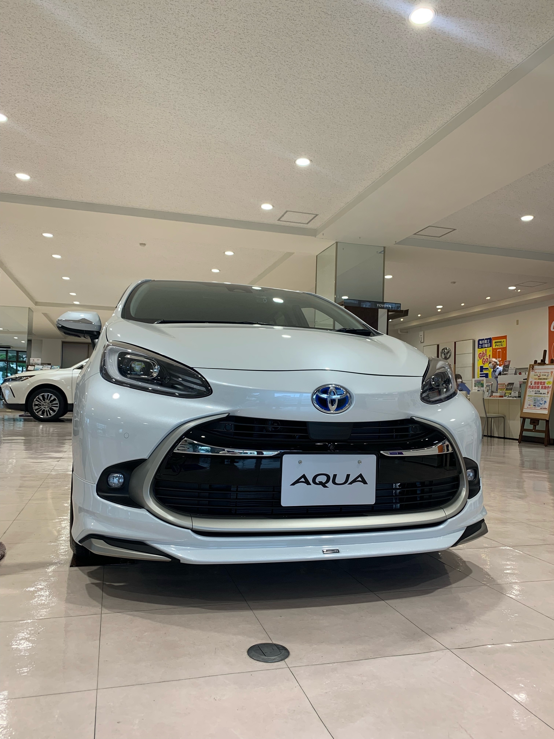 新型アクア登場