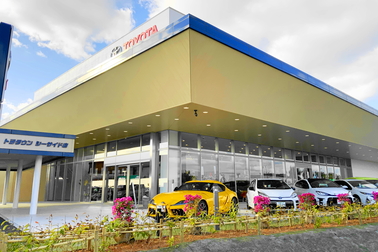 トヨタウンシーサイド 日中店舗外観