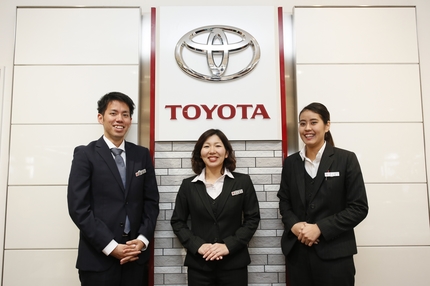 営業スタッフ3名